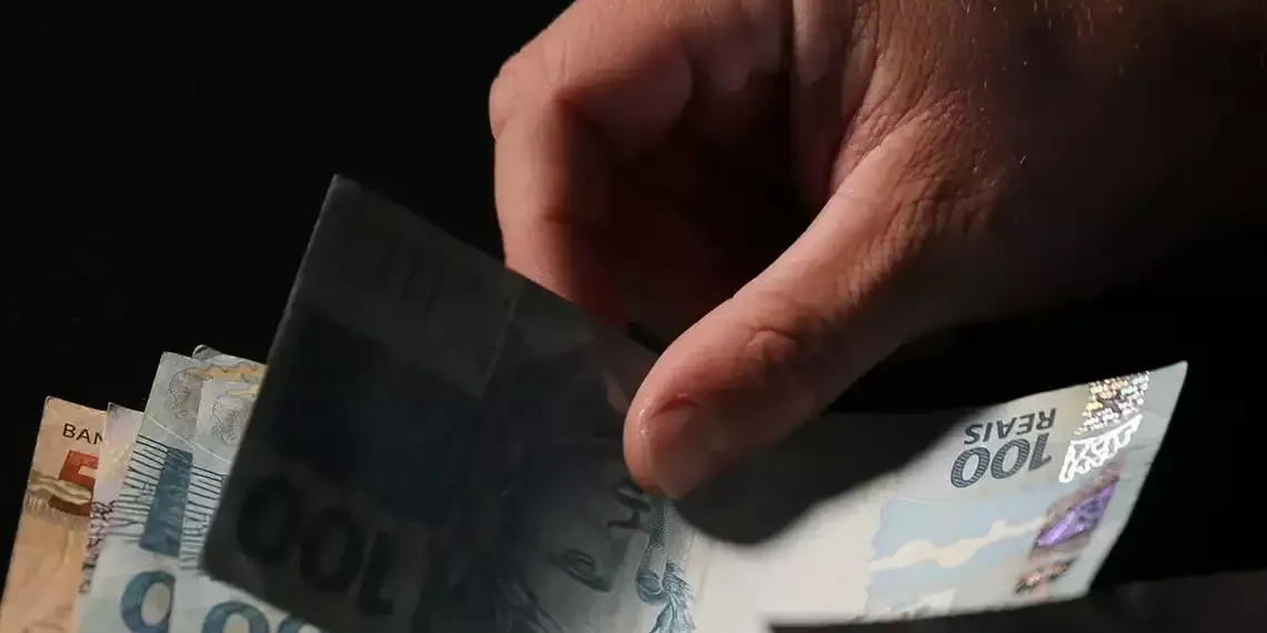 Cerca de 95,3 milhões de pessoas recebem 2ª parcela do décimo terceiro