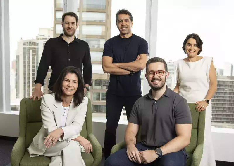 Eletromidia e JCDecaux lançam plataforma para unificar métricas do OOH no Brasil