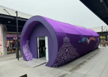 Outlet Premium impulsiona economia circular em loja itinerante com Gerando Falcões