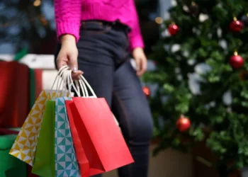 Natal: 12 milhões de consumidores devem ir às compras na última hora