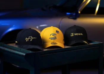 New Era homenageia Ayrton Senna com linha exclusiva de bonés