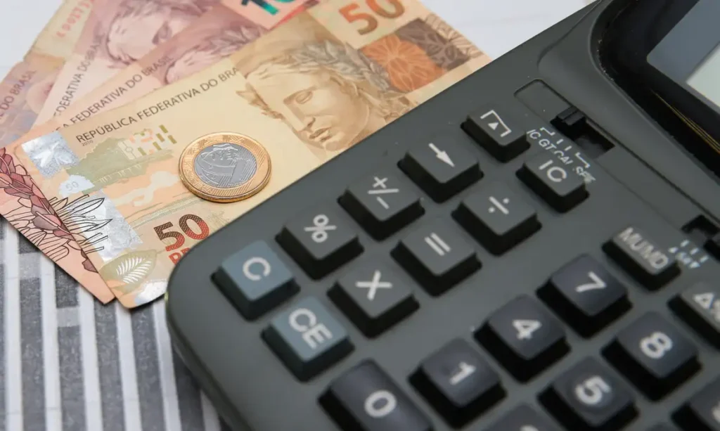 Congresso aprova LDO com superávit de R$ 34 bilhões e salário mínimo de R$ 1.627