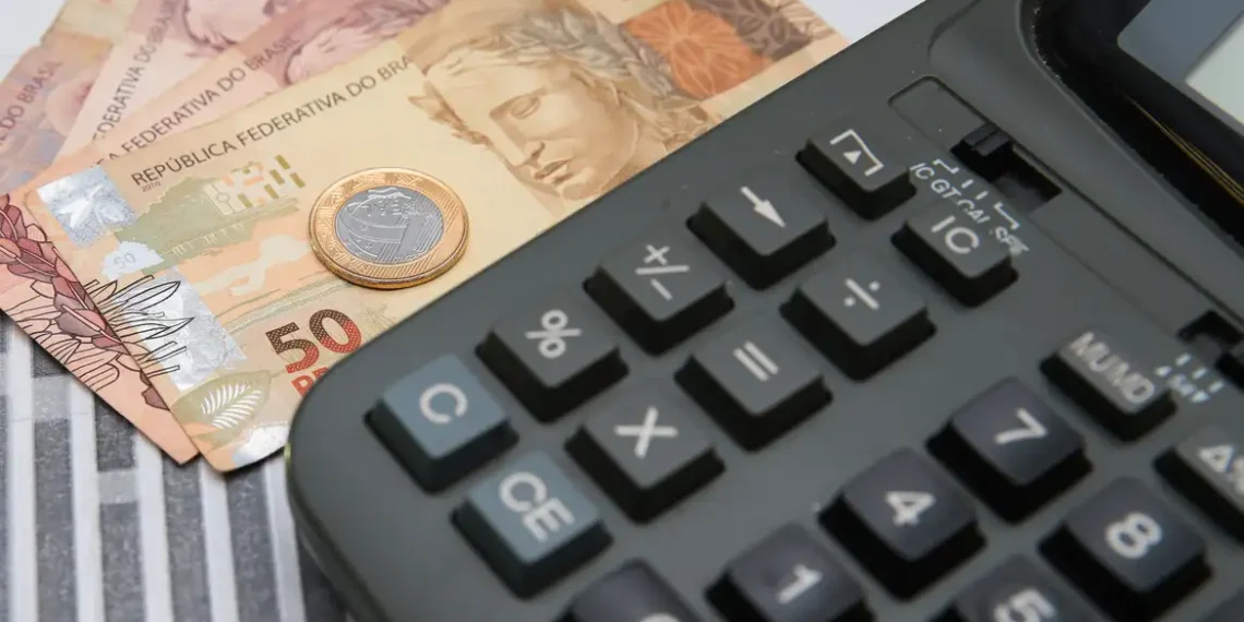Congresso aprova LDO com superávit de R$ 34 bilhões e salário mínimo de R$ 1.627