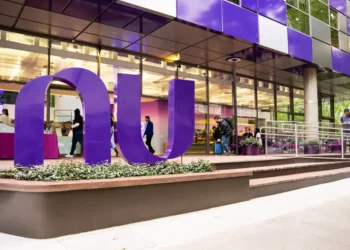Nubank anuncia investimento de R$ 2,5 bi para expandir rede de escritórios no Brasil