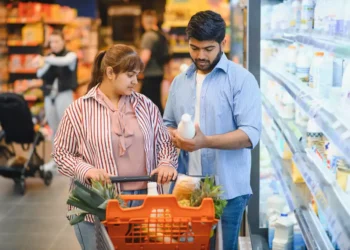 Pressão no bolso torna consumidor mais seletivo e menos fiel a marcas em 2026