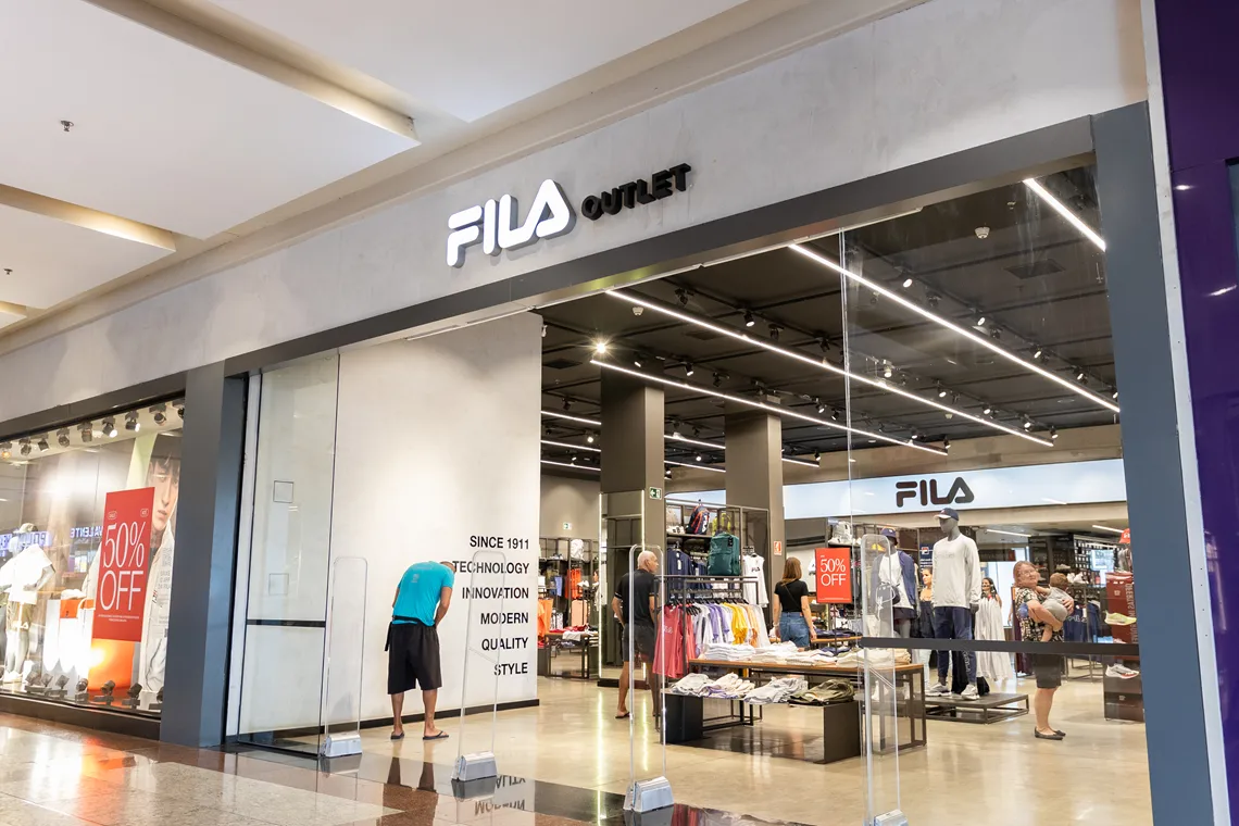Busca por preços acessíveis e grandes marcas impulsiona crescimento de outlets em shoppings