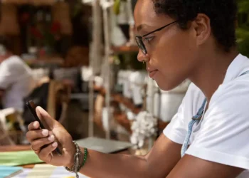 Cade abre inquérito contra Meta e suspende novos termos do WhatsApp sobre IA