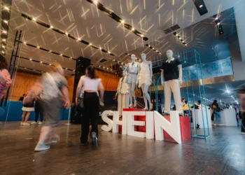 Shein supera 100 mil visitantes em 12 pop-ups no Brasil desde 2022