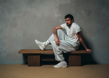 Bad Bunny lança seu primeiro tênis assinatura com a Adidas