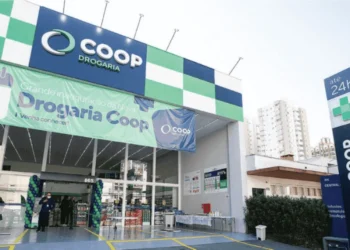 Coop implanta escala 5x2 em todas as suas drogarias
