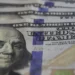 Dólar sobe e ajuda a apoiar curva de juros em meio a IPCA