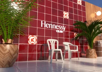 Turnê de Bad Bunny no Brasil será palco para ativações e container bar da Hennessy