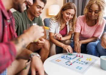 Jogos de tabuleiro e blocos impulsionam categoria de kidults em 2025