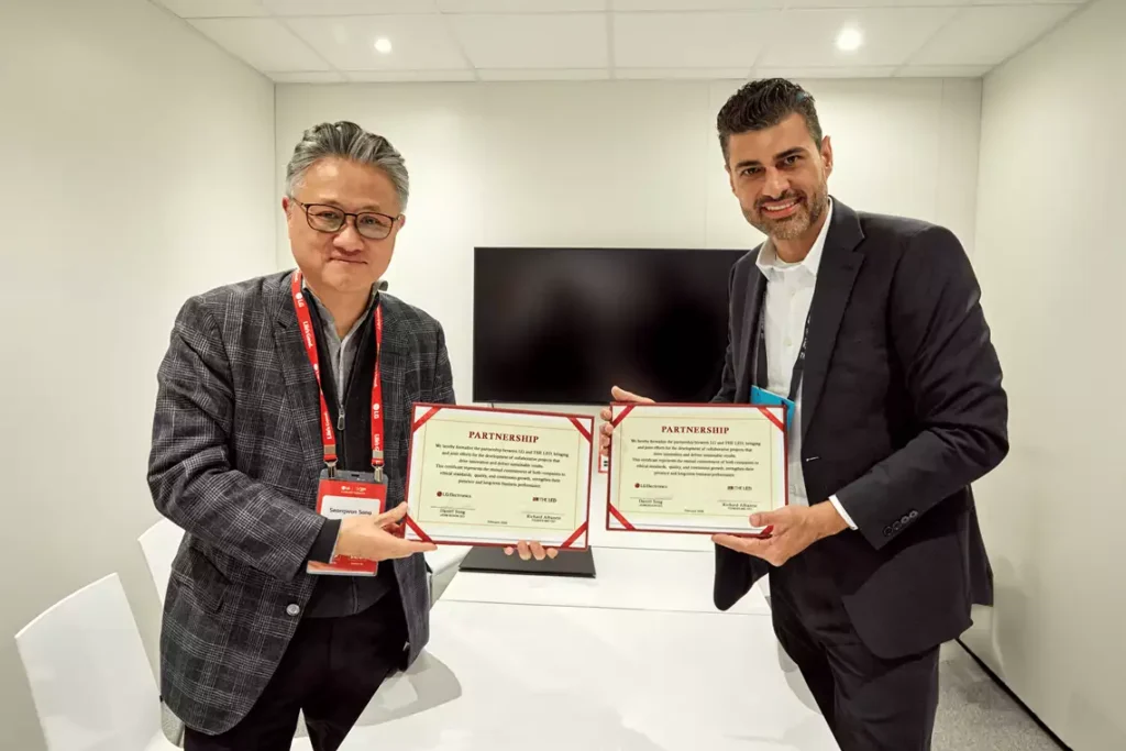 LG firma parceria para fornecer painéis profissionais para a The LED