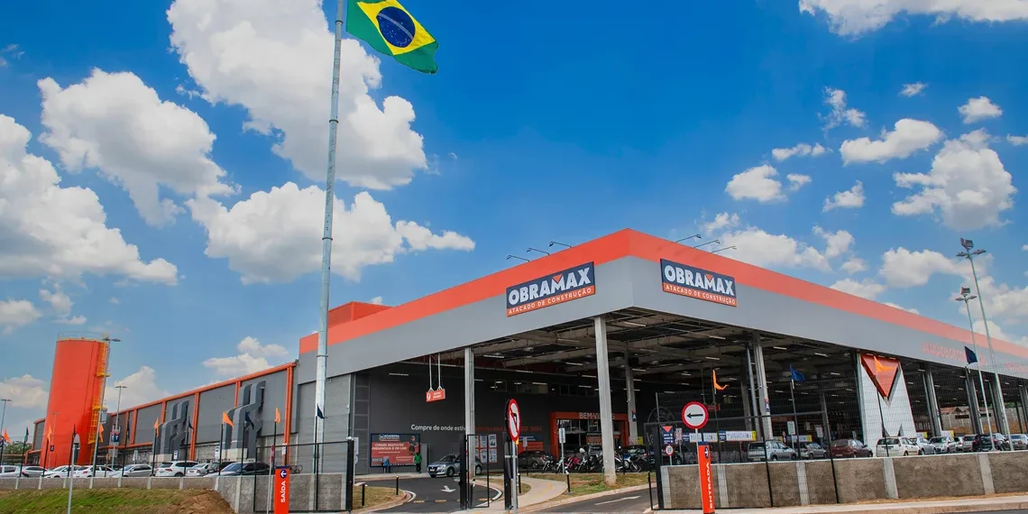 Obramax prevê investir R$ 3,5 bilhões até 2028 e abrir de 8 a 10 lojas por ano no País