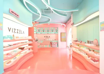 Vizzela transforma DNA colorido em flagship e inaugura espaço de experiência nos Jardins