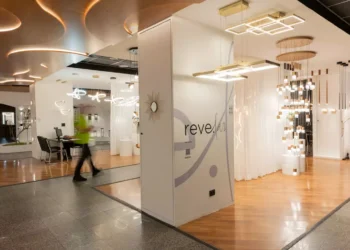 Yamamura transforma lojas em centros de experiência para arquitetos e consumidores