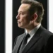 Elon Musk segue como o mais rico do mundo, segundo a Forbes