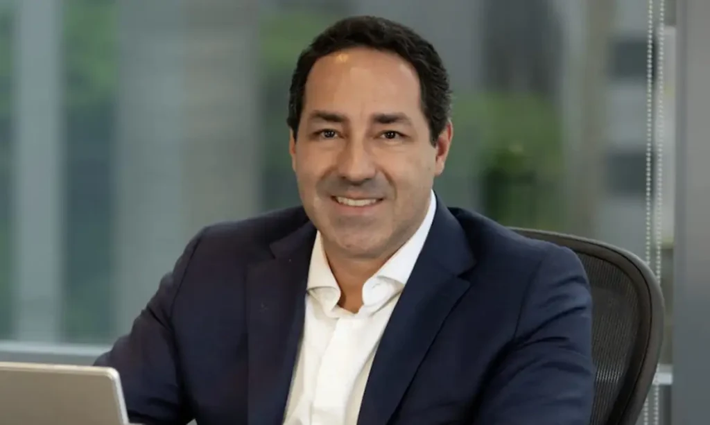 Quem é o CEO da Fictor, alvo da PF em operação sobre fraudes bancárias