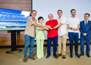 Com presença de Lula, BYD anuncia investimentos de R$ 300 milhões no RJ