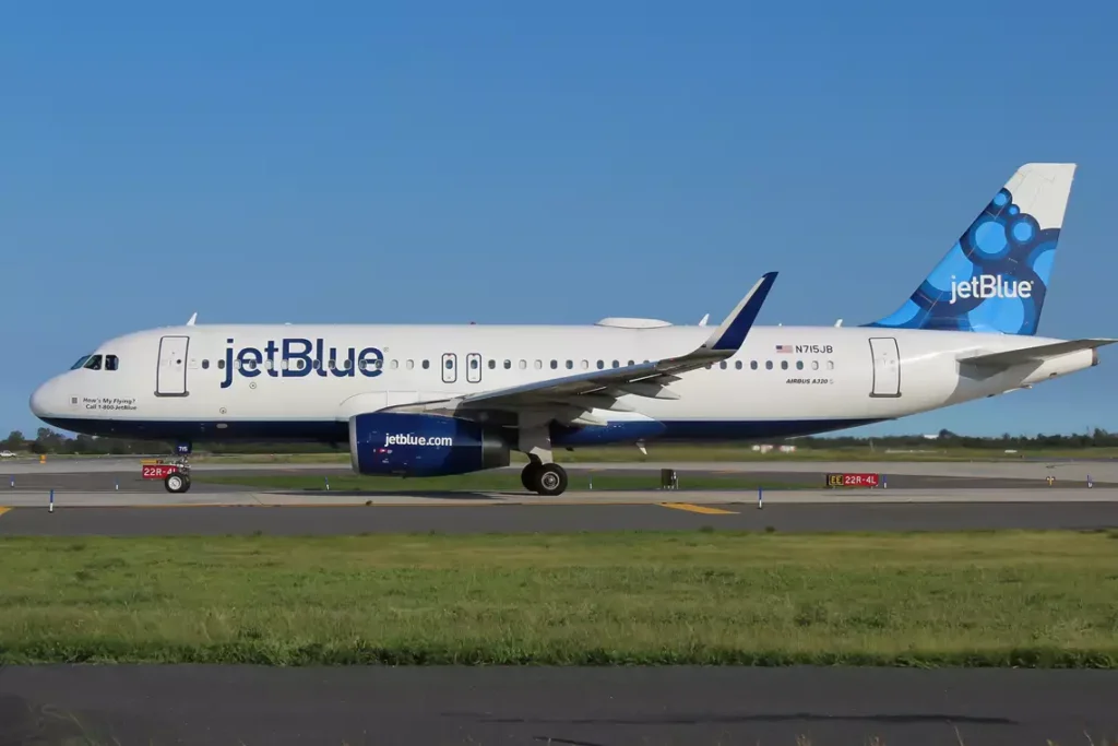 EUA suspendem temporariamente voos da companhia aérea JetBlue