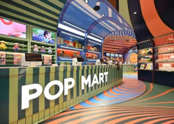A loja da Pop Mart que transforma Labubu em atração turística