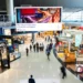 Telas gigantes da JCDecaux impulsionam o OOH em metrôs e aeroportos de São Paulo