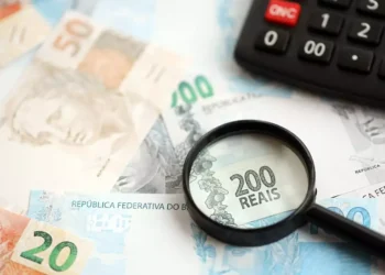 Reforma tributária pressiona varejo a rever preços, contratos e sistemas