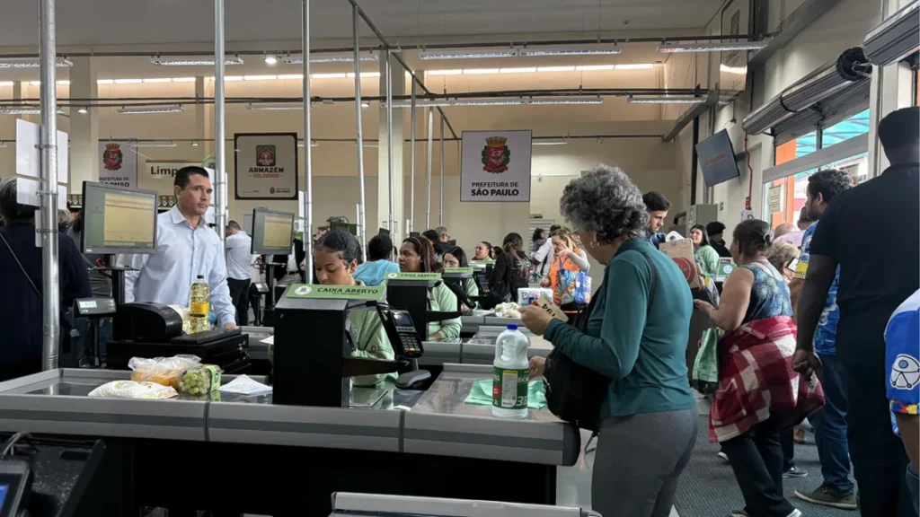 São Paulo opera modelo de supermercado público