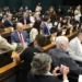 Pedido de vista adia votação da PEC do fim da escala 6x1 na CCJ da Câmara