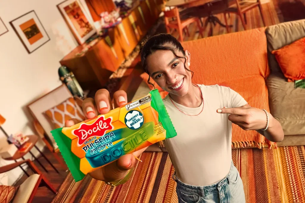 Docile lança pulseiras de gelatina inspiradas na brasilidade