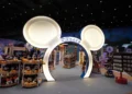 Maior loja de licenciados da Disney no Brasil é inaugurada em Praia Grande