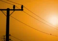 Enel tenta restabelecer energia de imóveis no centro de SP; concessionária culpa Sabesp