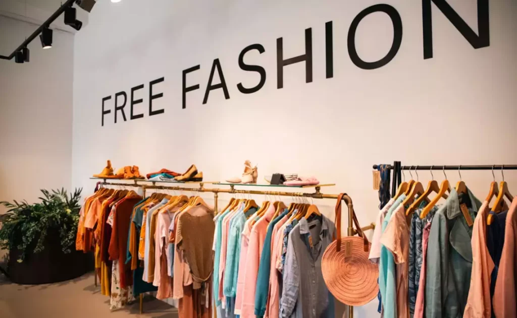 Free Fashion: lojas sem preço reposicionam o second hand na Europa