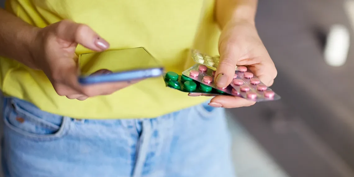 WhatsApp responde por 62% das compras online de medicamentos sem prescrição