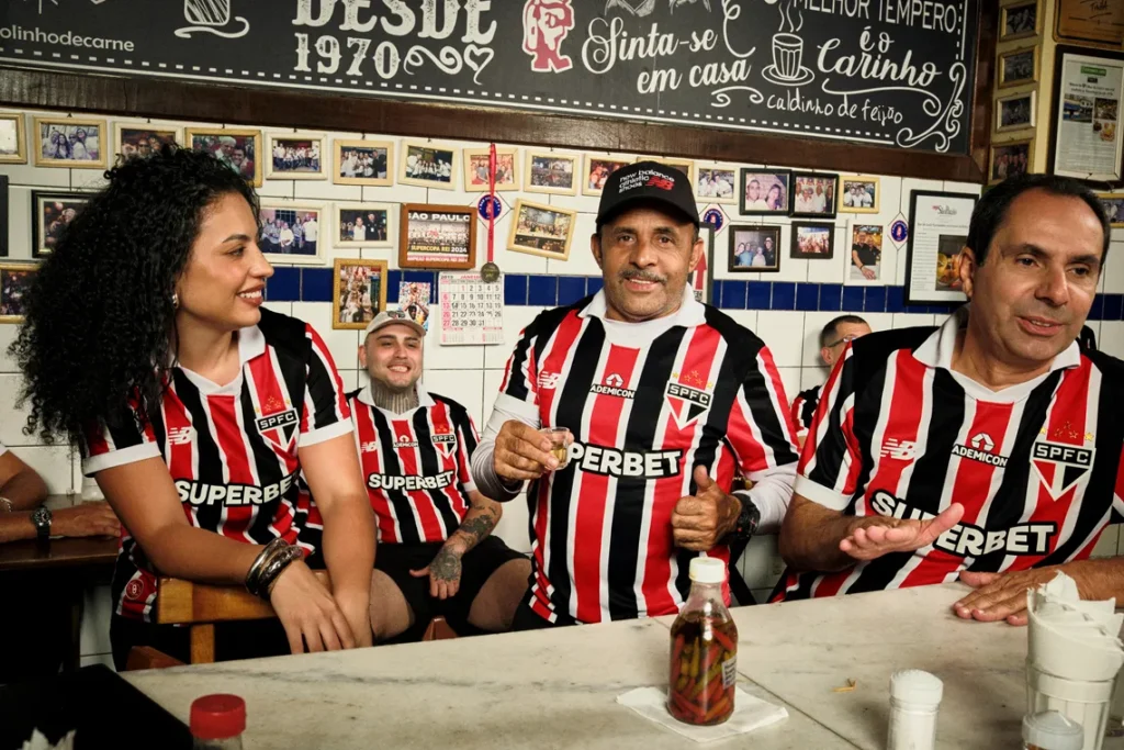 São Paulo aposta no clássico retrô em nova camisa em parceria com a New Balance
