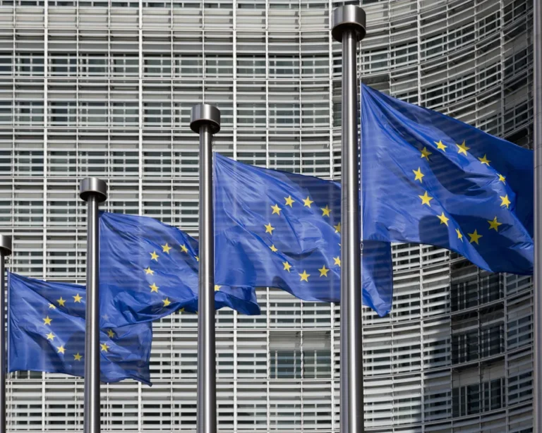 UE revela medidas temporárias para aliviar regras bancárias