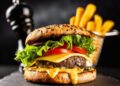 Dia do Hambúrguer aquece disputa entre redes de fast-food e aplicativos de delivery