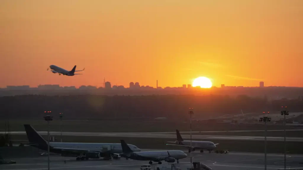 Estrangeiros operam 90% dos aeroportos em capitais e Infraero encolhe