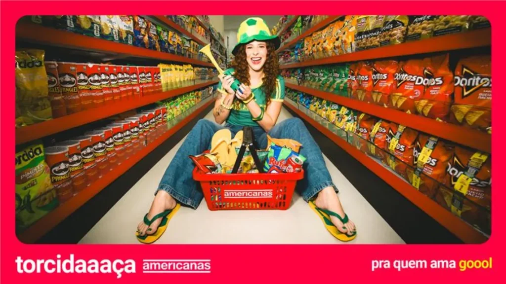 Americanas se une à Lay's e à Havaianas em ações de retail media para a Copa