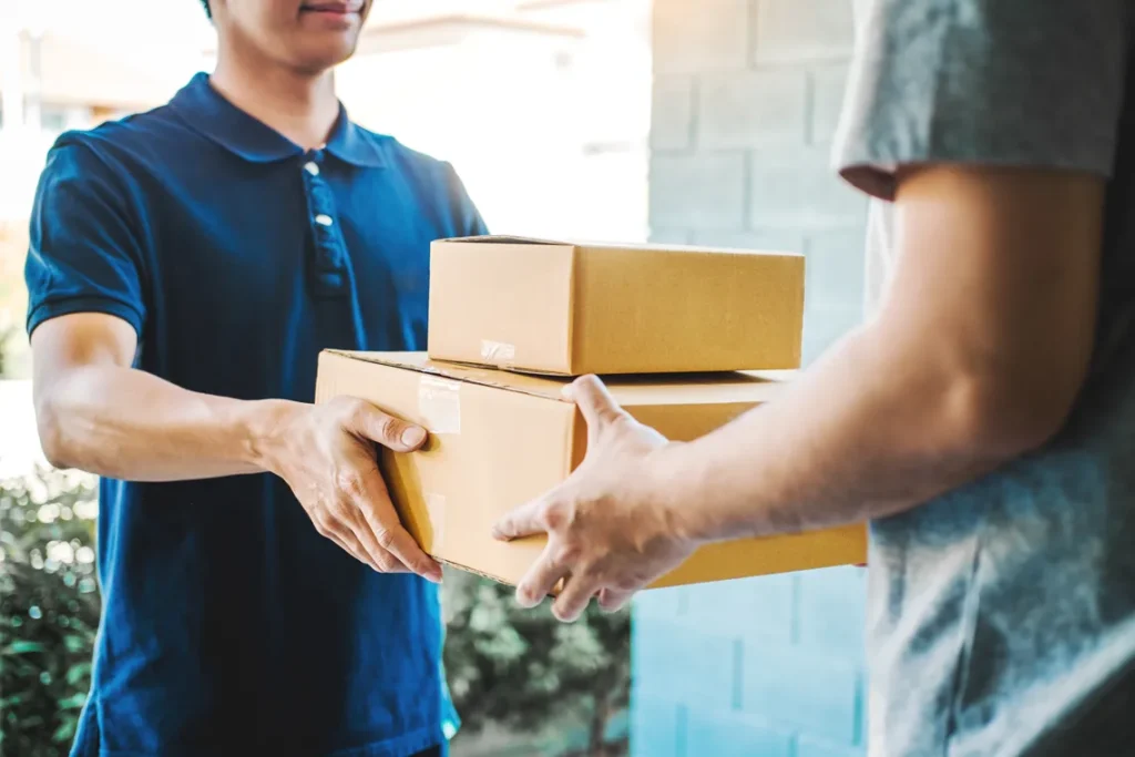 Correios e AliExpress fecham acordo para ampliar logística e rastreamento no Brasil