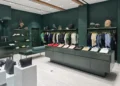 Lacoste renova loja no Cidade Jardim com novo conceito global