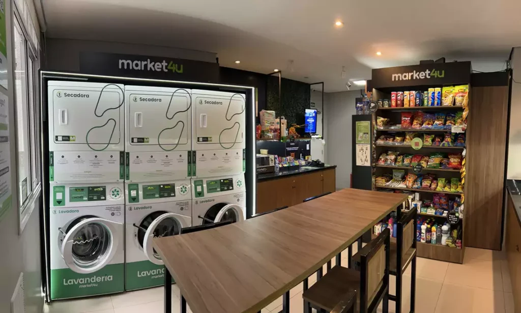 ede mira apartamentos compactos e quer transformar condomínios em hubs de serviços integrados, com lavanderias conectadas aos minimercados autônomos.