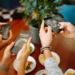 TikTok, reels e shorts viram novo cardápio digital dos restaurantes
