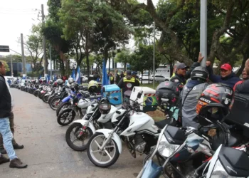 Governo prepara linha de crédito para motociclistas de aplicativos