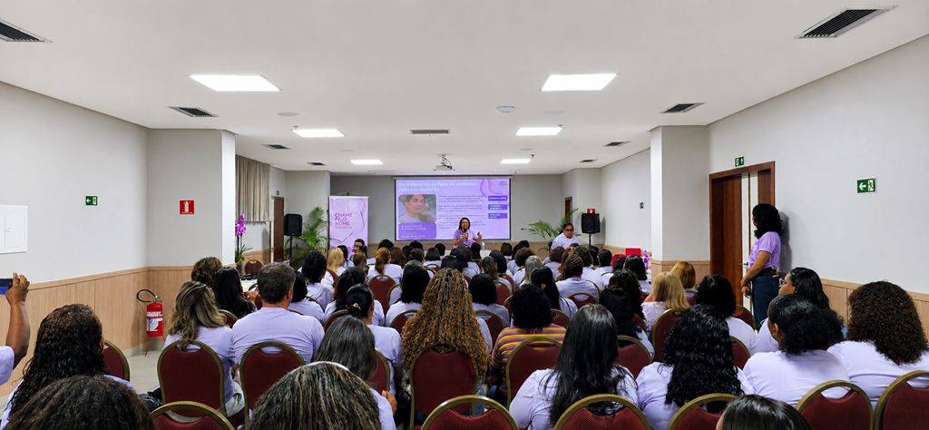 Natura e Avon capacitam lideranças de vendas para acolhimento de mulheres vítimas de violência