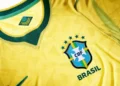 Copa puxa busca por camisas de futebol