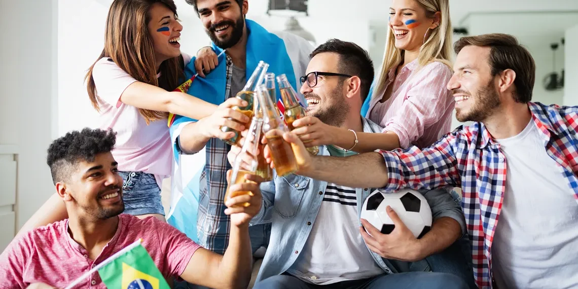 Buscas por cerveja zero e streetwear disparam entre torcedores
