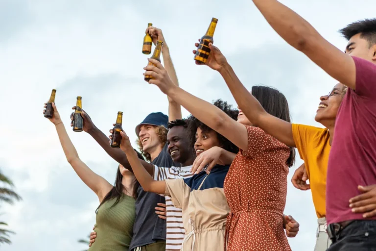 Desce uma gelada: consumidores pagam mais por experiência e qualidade na cerveja