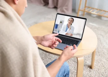 Anvisa proíbe plataforma Voy de consultas online